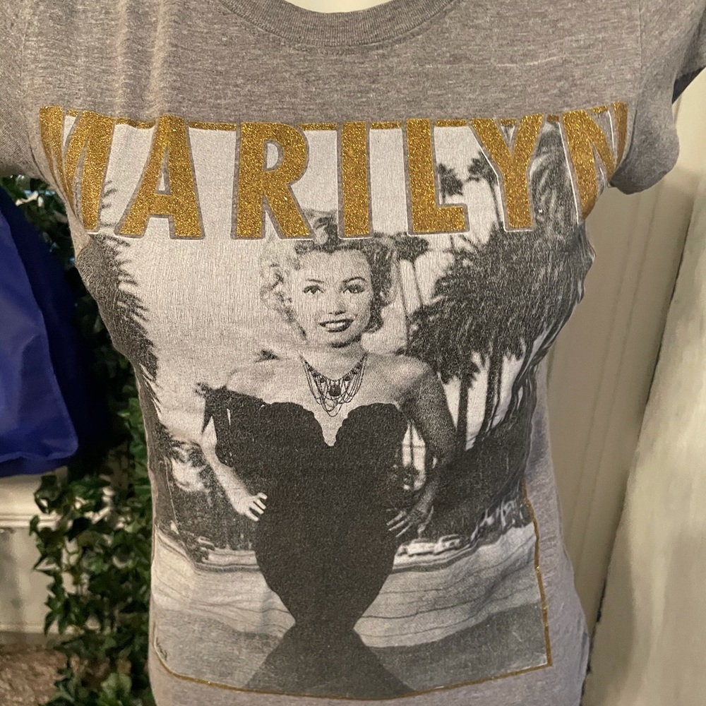 Small Marilyn Monroe Hollywood Legends T-Shirt